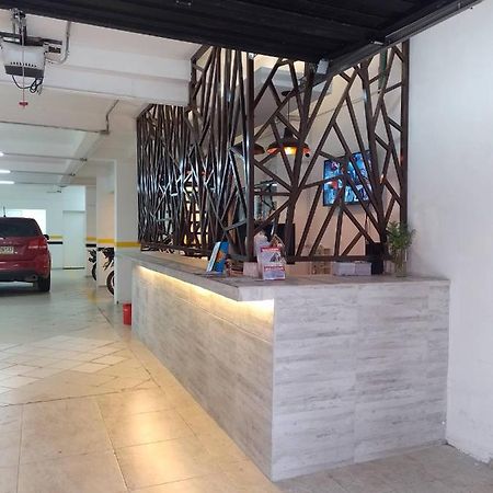 ميديلين Hotel Marat المظهر الخارجي الصورة