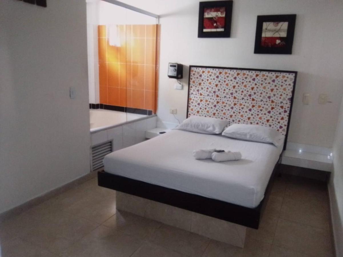 ميديلين Hotel Marat المظهر الخارجي الصورة