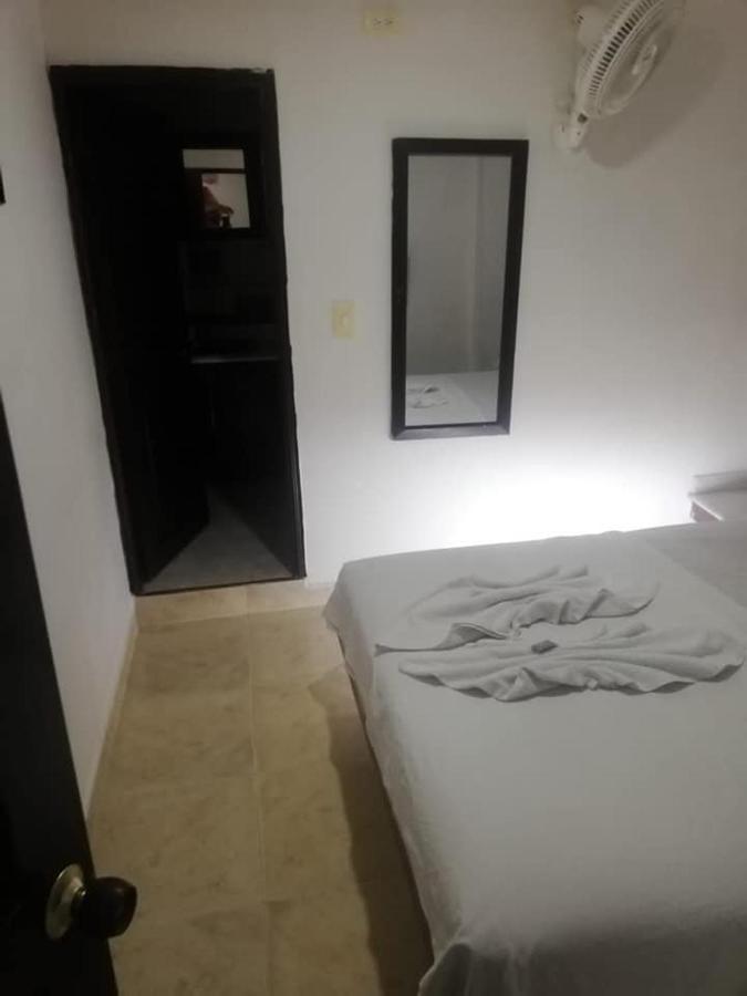 ميديلين Hotel Marat المظهر الخارجي الصورة