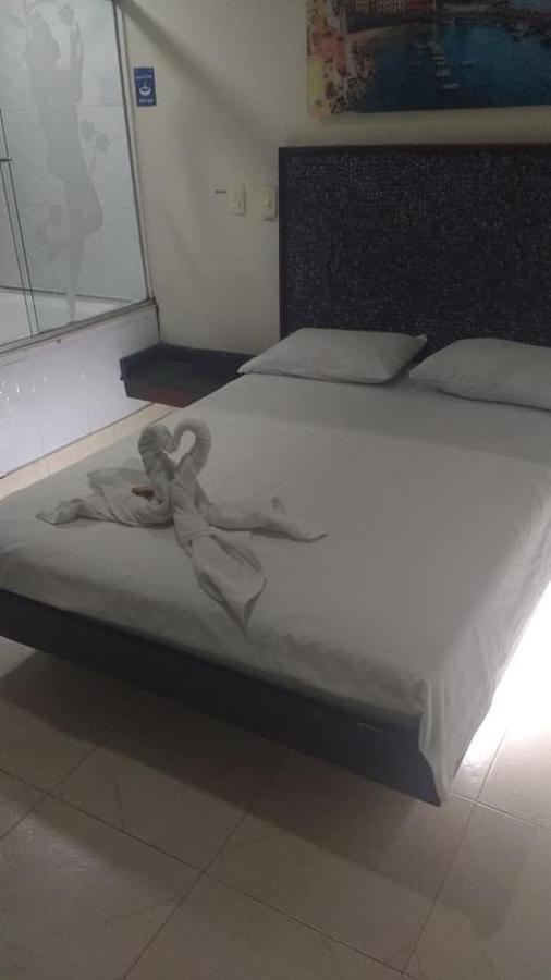 ميديلين Hotel Marat المظهر الخارجي الصورة