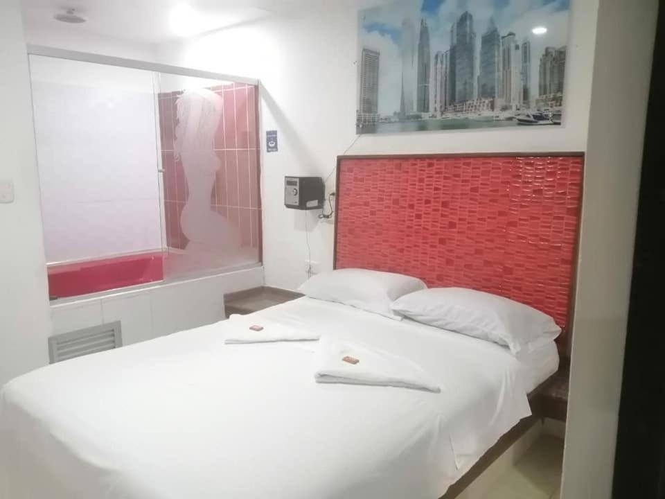 ميديلين Hotel Marat المظهر الخارجي الصورة