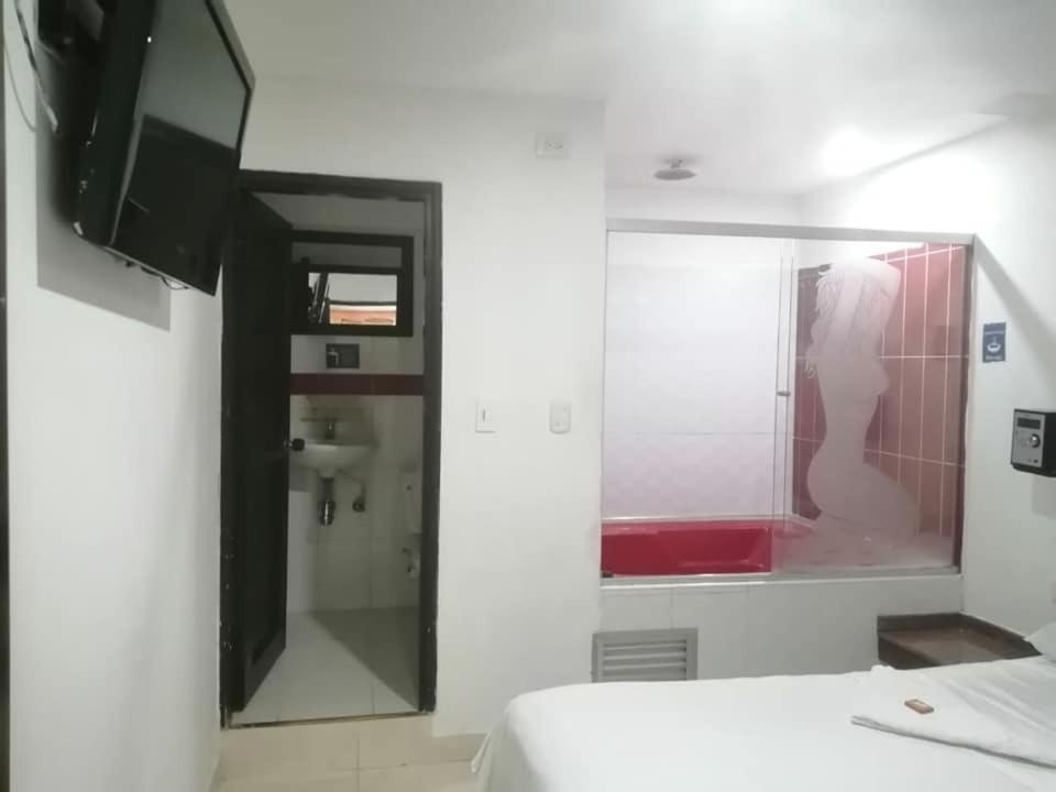 ميديلين Hotel Marat المظهر الخارجي الصورة