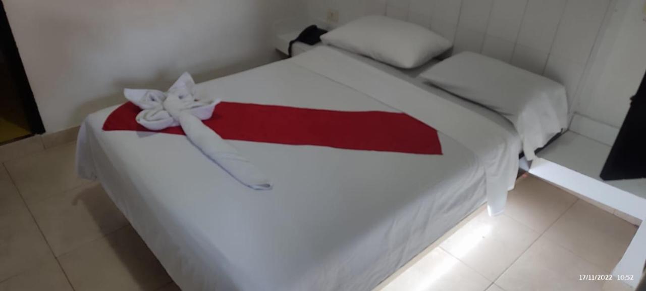 ميديلين Hotel Marat المظهر الخارجي الصورة