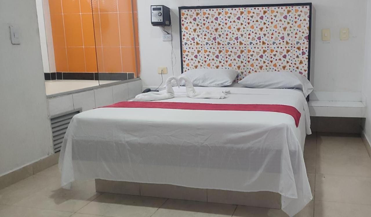 ميديلين Hotel Marat المظهر الخارجي الصورة