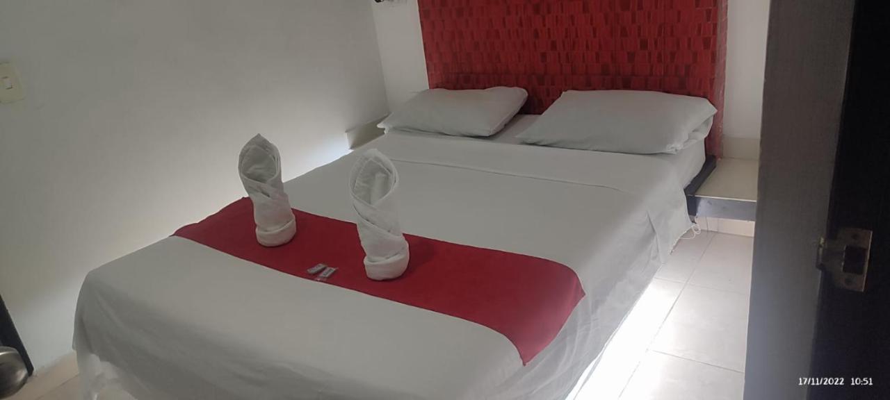 ميديلين Hotel Marat المظهر الخارجي الصورة